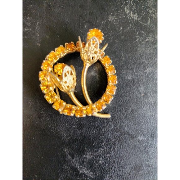 Round Floral Tulip Brooch Surrounded by Yellow Topaz Colour - Picture 7 of 10